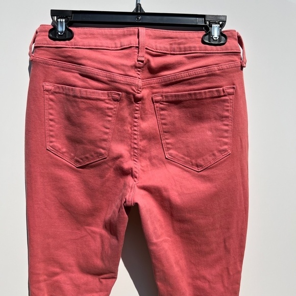 Old Navy Women's Rockstar Mid-Rise Distressed Cropped Skinny Jeans - Picture 9 of 12